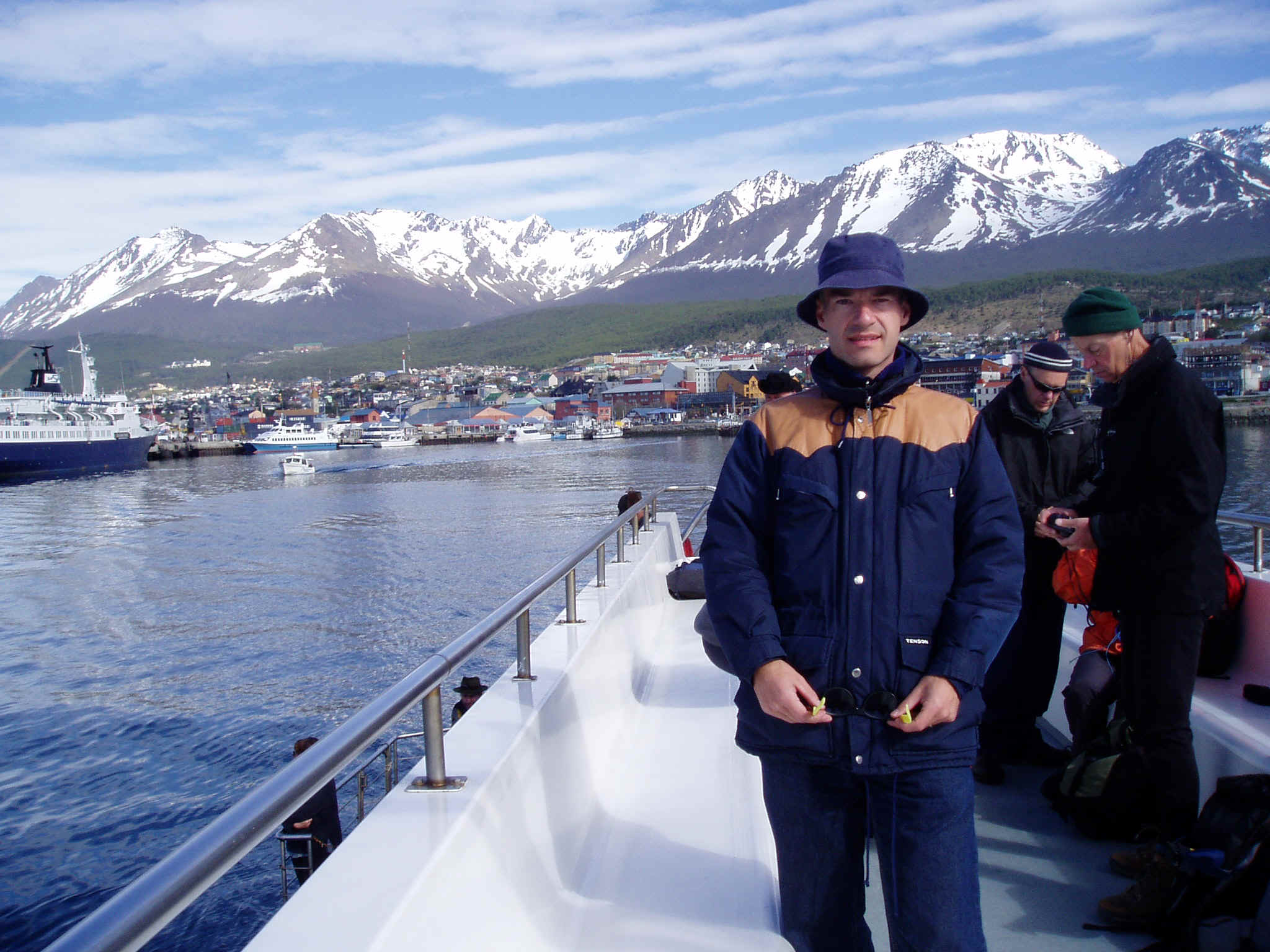 USH me on the cruise 2.JPG (699204 bytes)